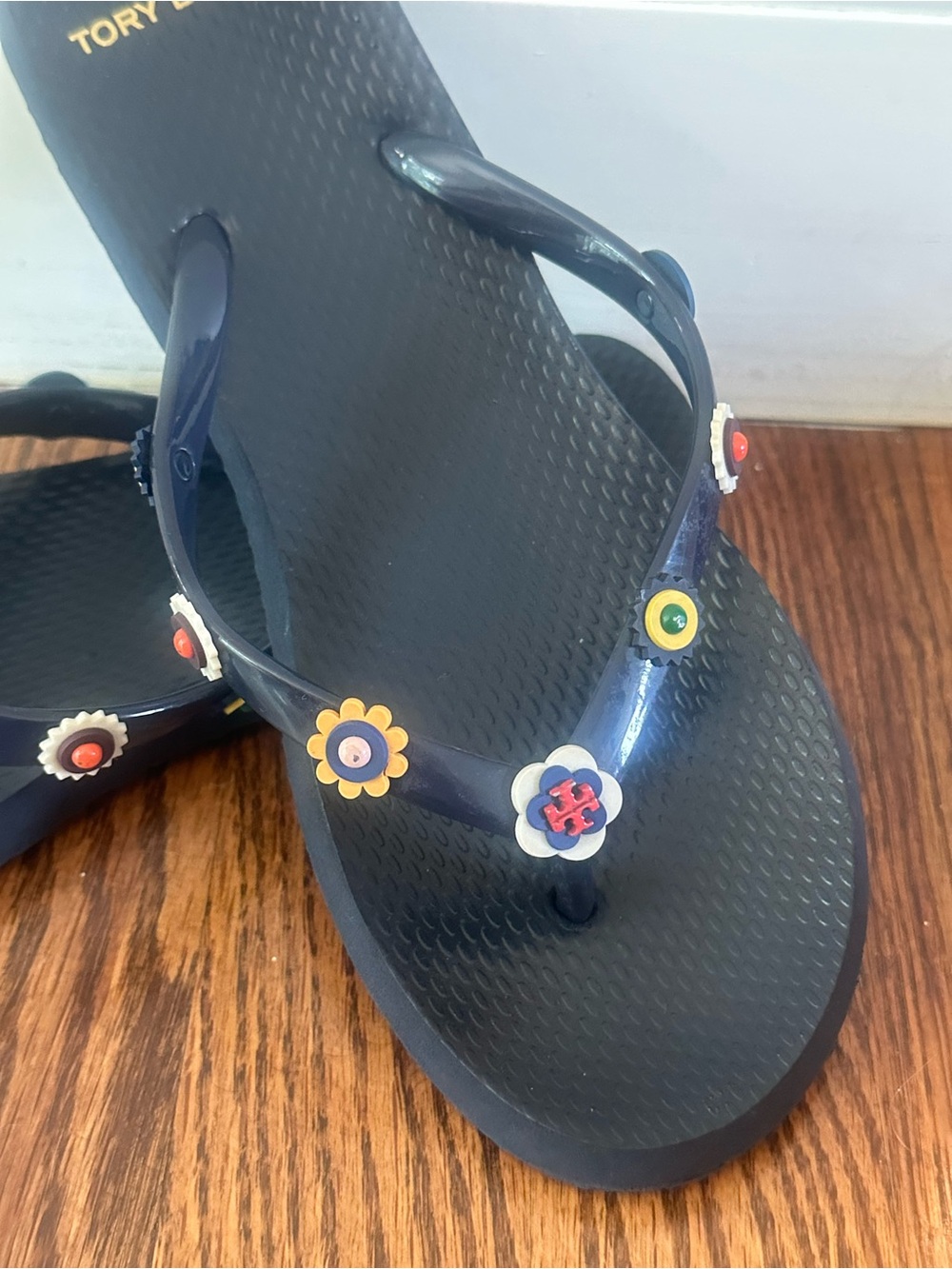 Tory Burch Marguerite 2 Rubber Jelly Flip Flop - Picture 2 of 11
